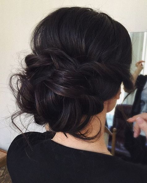 Chic messy wedding updo for straight hair to Inspire You bridal hairstyle - This stunning updos wedding hairstyle for medium length hair are perfect for Loose Updo, Low Bun, Wedding Hairstyles Updo, Wedding Updo, Formal Hairstyles, Wedding Hair And Makeup, Hair Dos, Bridesmaid Hair, Prom Hair