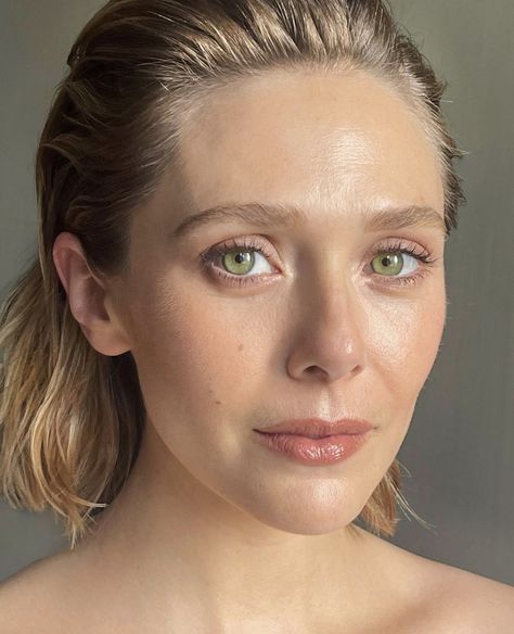 elizabeth olsen love on Twitter: "New photos of Elizabeth Olsen… " Elizebeth Olsen, Olsen Sister, Elizabeth Olsen Scarlet Witch, Girl Celebrities, Elizabeth Olsen, Scarlet Witch, Doctor Strange, Scarlett Johansson, Green Eyes