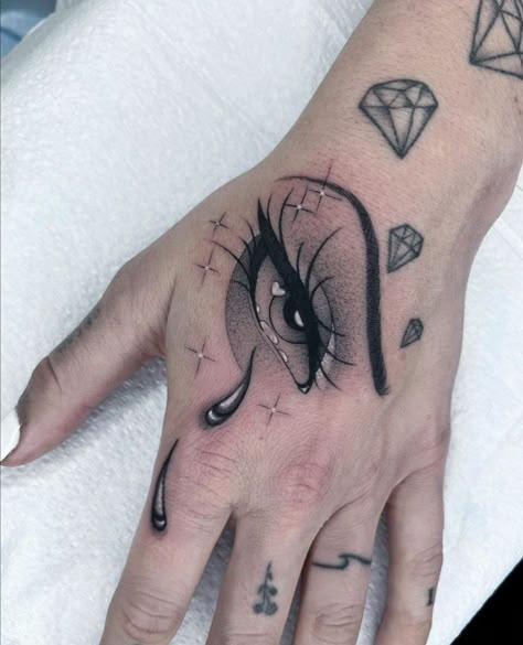 Chest Tattoo Fonts, Hand Eye Tattoo, Tattoo Nightmares, Eyeball Tattoo, Petit Tattoo, Tattoo Outline Drawing, Kawaii Tattoo, Flash Tattoo Designs, Cute Tiny Tattoos