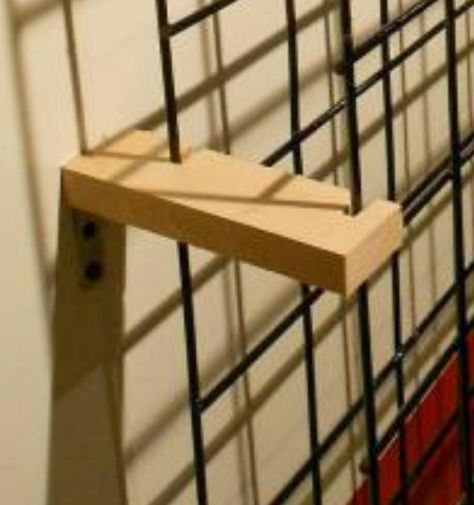 Wood Wine Rack Diy, Wire Wine Rack, Wine Bottle Shelf, Wooden Crafts Diy, Diy Decoracion, Home Wine Cellars, Diy Wine Rack, Metal Picture Frames, Diy Wand