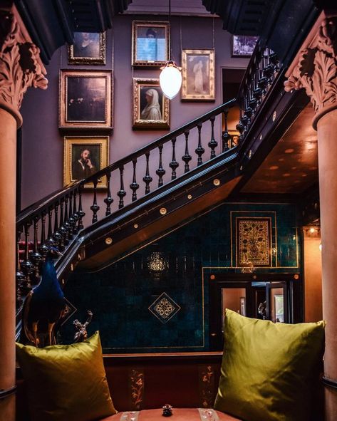 Tiled Entrance, Leighton House Museum, Kensington Townhouse, Dark Home Decor, Dark Home, House Museum, Furniture Designs, Gothic House, Entrance Hall