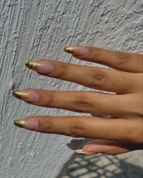 Gold Leaf French Tip Nails, Gold Nails For Prom, Gold Tips Nails, Nails With Foil Flakes, Gold Foil Nail Designs, Gold Foil Nail Art, Gold Flake Nails, Gold Leaf Nails, Gold Foil Nails