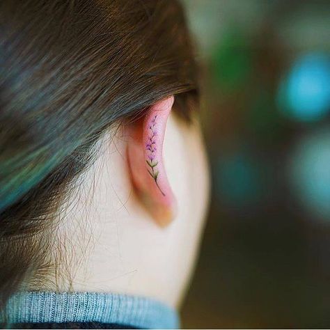 Flower tattoo on the ear. Lavender Tattoo, Hidden Tattoos, Tattoo Trend, Helix Ear, Small Flower Tattoos, Simple Tattoo Designs, Girly Tattoos, Tattoo Trends, Little Tattoos