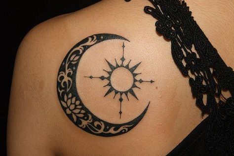 Half Moon Tattoo, Moon Sun Tattoo, Sun And Moon Tattoo, Crescent Moon Tattoo, Creative Tattoo, Muster Tattoos, Moon Tattoo Designs, Hawaiian Tattoo, Sun Tattoos