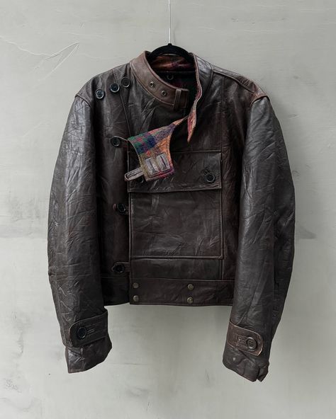 90’s Swedish Army Leather Moto Jacket. Available online now. Bad Mouth, Moto Leather Jacket, Swedish Army, Leather Moto, Leather Moto Jacket, Moto Jacket, Fit Inspo, Cyberpunk, Leather Jacket