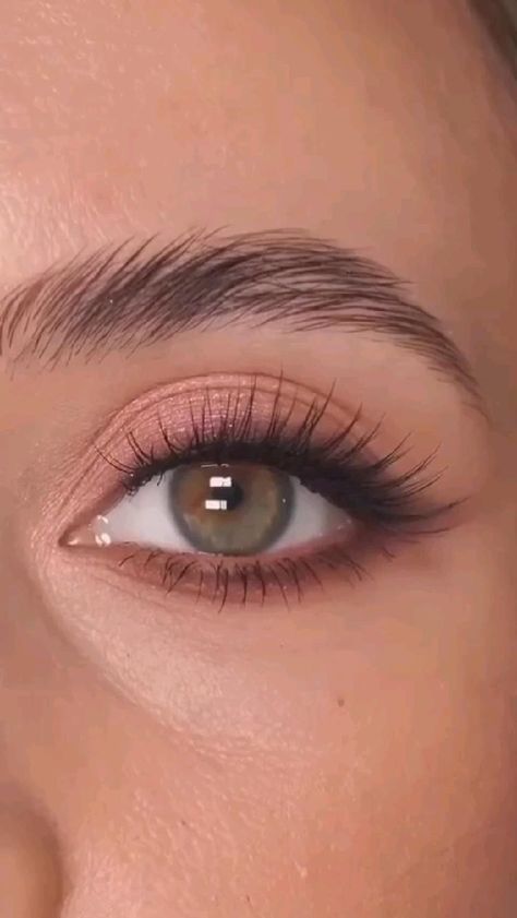 Teknik Makeup, Soft Eye Makeup, Beginners Eye Makeup, Eye Makeup Techniques, Makeup Tutorial Eyeliner, Makeup For Hazel Eyes, Makeup Artist Tips, Eye Makeup Pictures, Eye Makeup Steps