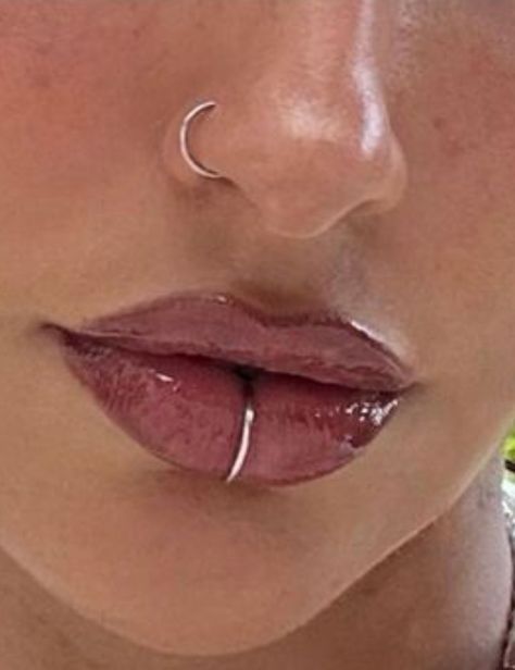 Lip Piercings Women, Center Lip Piercing, Bottom Lip Ring, Lip Piercing Aesthetic, Vertical Lip Piercing, Lip Ring Piercing, Hoops Aesthetic, Lip Piercing Ring, Piercing Lip