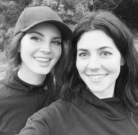 Lana Del Rey Posts Cute Selfie With Marina Diamandis Marina Diamandis, Dream Things, Fear Of Love, Lana Rey, Marina And The Diamonds, Lust For Life, Lana Del Ray, Lonely Heart, Justin Timberlake