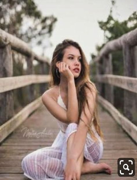 Don’t think it is too little, just start! – Fromchi'sinside Poses Women, Photography Poses Women, A Bridge, Young Woman, Photography Poses, A Woman, Bridge, Photography