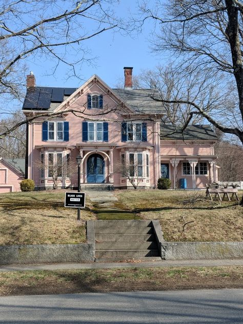 South Acton, Massachusetts Massachusetts Homes Exterior, Acton Massachusetts, Colonial Homes, Castle Mansion, Victorian Farmhouse, Historic Mansion, Victorian Houses, Beautiful Houses, Victorian House