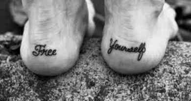 It took courage. Free Yourself Tattoo, Divorce Tattoo, Heel Tattoos, Salon Tattoo, Tiger Tattoos, Free Yourself, Body Modification, Foot Tattoo, Foot Tattoos