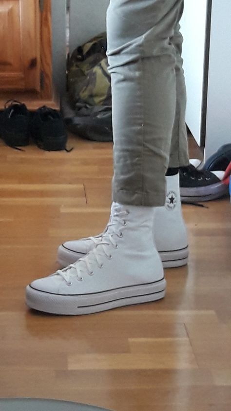 Converse Platform White, Sam Sulek, Knee High Converse, High Converse, High Top Converse Outfits, Converse Outfits, Oc Board, Converse Platform, White Shoes Men