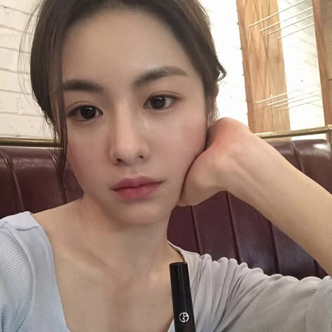 Go Younjung, A Woman, Instagram