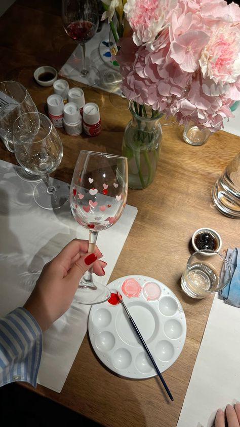 Bottle Art For Best Friend, Cute Paint Date Ideas, Female Community Aesthetic, Acrylic Wine Glass Painting, Girls Night Wine Glass Painting, Diy Wine And Paint Night, Glass Painting Activity, Friend Art Projects, Aesthetic Wine Glass Painting