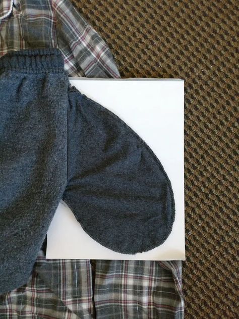 How to Put a Pocket in Your Pajama Pants : 6 Steps (with Pictures) - Instructables Pajama Pants Diy, Adding Pockets, Pajama Pants Pattern, Fixing Clothes, Sewing Pockets, Sewing Shorts, Fleece Pajama Pants, Mens Shorts Outfits, Mens Pajama Pants