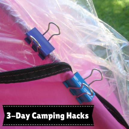 Use binder clips to secure tarp/tent to poles Campfire Hacks, Zelt Camping Hacks, Camping Ideas For Couples, Tent Hacks, Astuces Camping-car, Zelt Camping, Camping Hacks Food, Tent Camping Hacks, Auto Camping