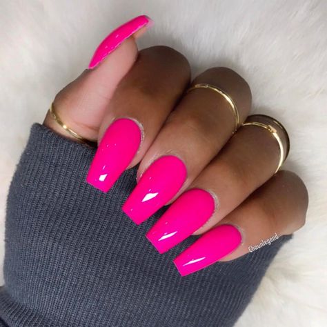 5,381 Likes, 35 Comments - Chaun P.  (@chaunlegend) on Instagram: “For @ulovemegz  Neon  #whentheylineup” Pink Acrylic Nail Designs, Bright Pink Nails, Neon Pink Nails, Pink Nail Colors, Nails Yellow, Hot Pink Nails, Bright Nails, Super Nails, Nails Polish