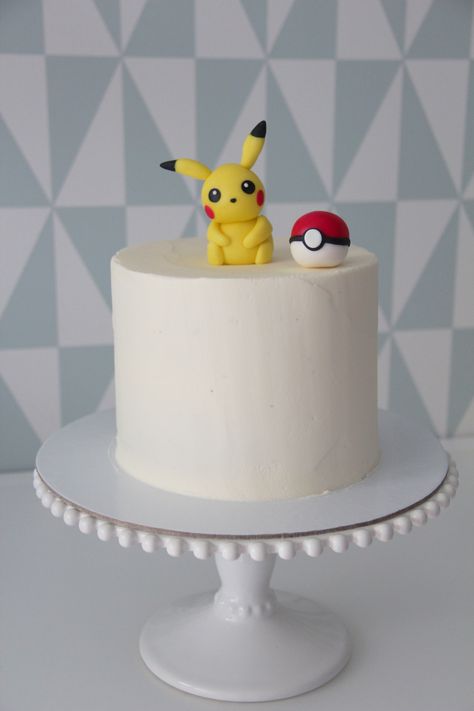 Picatchou Cake, Dort Pokemon, Picachu Cakes, Spiderman Pasta, Pikachu Cake Birthdays, Babyshoot Ideas, Pokemon Torte, Bolo Pikachu, Pikachu Birthday