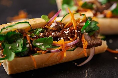 Short Ribs Recipes, Bo Kho Recipe, Banh Mi Sandwich Recipe, Bahn Mi Sandwich, Braised Beef Stew, Banh Mi Recipe, Quick Pickled Vegetables, Ribs Recipes, Boneless Beef Short Ribs