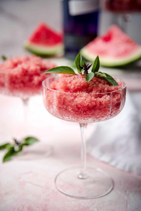 Watermelon Granita, Granita Recipes, Palate Cleanser, Watermelon Mint, Beautiful Food Photography, Soft Food, Italian Ice, Fresh Watermelon, Watermelon Juice