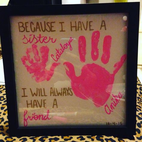 Sisters Handprint Art, Brother Sister Handprint Art, Sister Handprint Crafts, Brother Sister Painting Canvases, Sister Crafts Diy, Diy Gifts For Siblings, Sibling Crafts, Handprint Frame, Bird Crafts Preschool