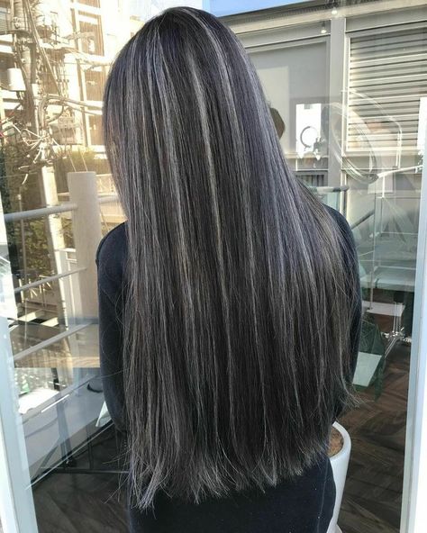 Ice Highlights Brown Hair, Brunette With Grey Highlights, Black Hair With Ash Blonde Highlights, Rayos En El Cabello Oscuro, Ashy Black Hair, Ashy Babylights On Dark Hair, Black Hair With Grey Highlights, Black Hair With Lowlights, Asian Hair Highlights