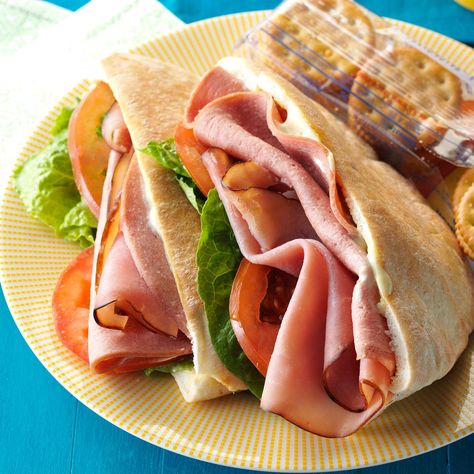 Flying Saucers Recipe -These handy pita pocket sandwiches can be filled and served ready to eat... or you can set up a make-your-own buffet with ingredients that the kids can choose to suit themselves. Pita Pocket Recipes Lunches, Shredded Chicken Dishes, Pocket Sandwiches, Pita Pocket Recipes, Pita Bread Sandwich, Fried Bologna, Pita Bread Recipe, Pita Recipes, Kid Meals