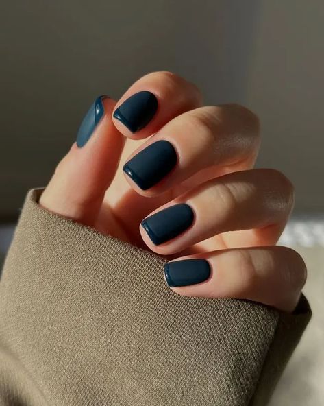 Short Nail Designs 2023, Fall Short Nail Designs, Fall Short Nails, Classy Nail Ideas, Simple Fall Nail Designs, Simple Fall Nail, Nails Round, Engagement Nails, Simple Fall Nails