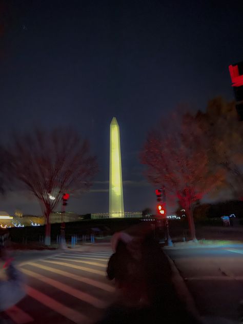 Washington Dc Night Aesthetic, Washington Dc Wallpaper, Washington Dc At Night, Dc School Trip, Dc At Night, Monument Mythos, Washington Dc Aesthetic, Washington Dc Summer, Dc Aesthetic