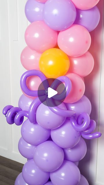 House of Party on Instagram: "🎈 How to Make a Balloon Bow! 🎀

Stretch a 260 balloon, tie one end with a rubber band, and wrap the other around a stick. Inflate it to create fun curls! Then, take a second 260 balloon, make two bubbles, and twist them together for the bow loops. Finally, add the curled balloon to the loops for a cute, finished bow! 

#balloontutorial #houseofpartyco #balloontips #balloonbow #balloons #quicktutorial #howtoballoons #ballooneducation" Tie Balloons Together, Balloon Bow, Balloon Crafts, Balloon Ideas, Rubber Band, Rubber Bands, Balloons, Bubbles, Twist