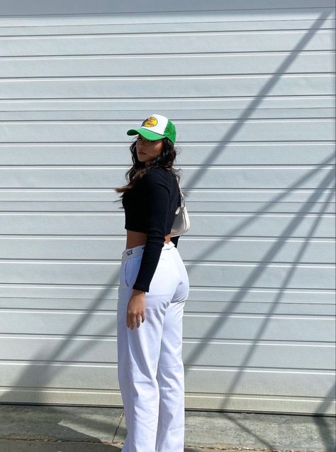 Women Trucker Hat Outfit, Style White Cargo Pants, Outfit With Cargo Pants, Dickies Pants Outfits Women, Cargo Outfits Women, St Pattys Outfit, Trucker Hat Outfit, Bass Pro Shop Hat, Cargo Outfit