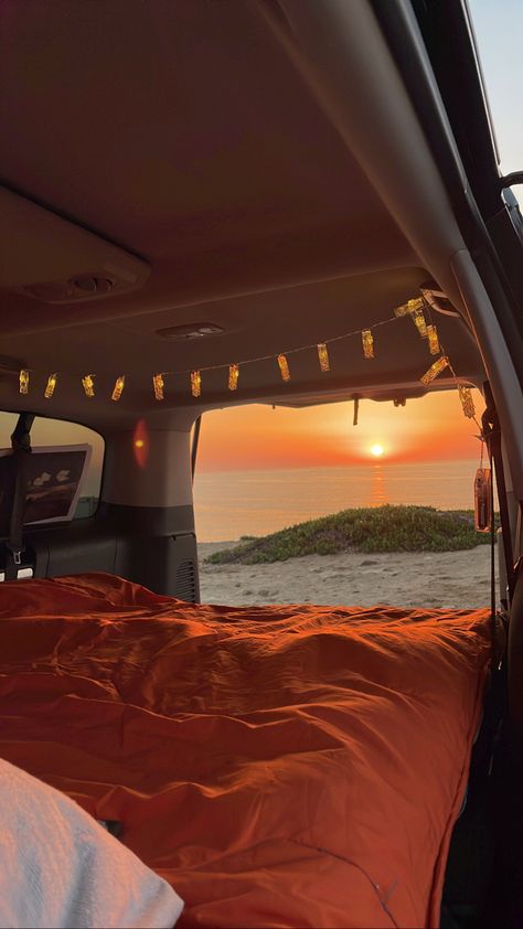 Travel Aesthetic Van Life, Road Trip Van Aesthetic, Van Camping Aesthetic, Car Life Aesthetic, Van Travel Aesthetic, Campervan Lifestyle, Car Camping Aesthetic, Van Life Beach, Van Aesthetic