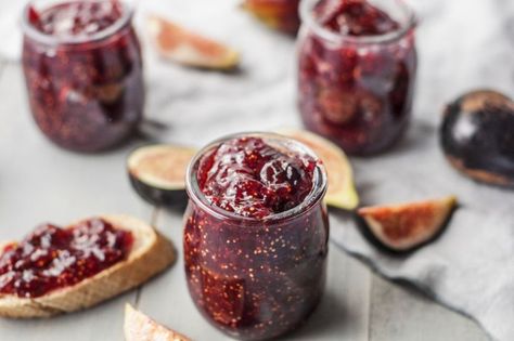 From jam to chutney to fruit butter, learn the difference between your varied and delicious preserves options. Blueberry Freezer Jam, Homemade Fig Jam, Fig Jam Recipe, Easy Jam, Freezer Jam Recipes, Pear Jam, Freezer Jam, Fig Recipes, Fig Jam