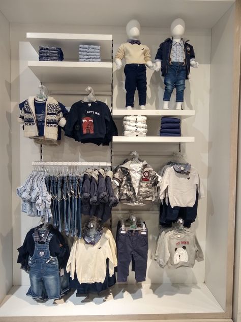 Baby Clothes Display, Kids Boutique Ideas, Baby Boutique Display, Kids Store Display, Baby Store Display, Kids Clothing Store Design, Baby Stores, Baby Clothes Storage, Clothing Store Displays