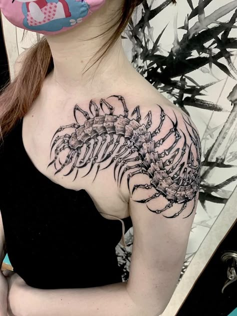 Centipede Spine Tattoo, Centipede Tattoo, Tattoo Designs With Meaning, Tattoo Spine, Designs With Meaning, Meaning Art, Tattoo On Shoulder, Throat Tattoo, Tattoo Filler