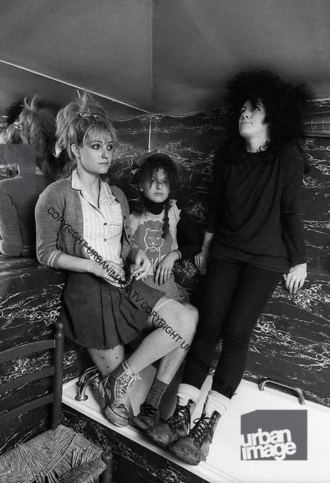 The Slits bathroom photosession 1982 Ari Up and Viv Albertine | urbanimage.tv Viv Albertine, Feminist Punk, Punk Love, The Slits, British Punk, Punk Movement, Typical Girl, Rock Photography, Dream Pop