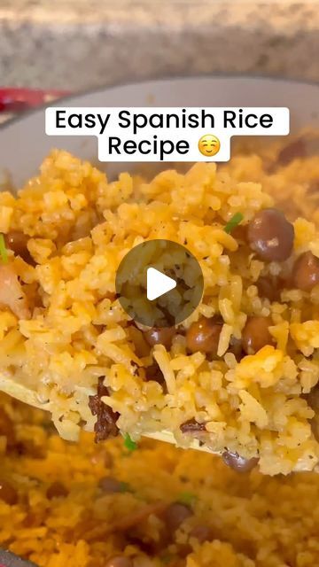 Spanish Rice Recipe Easy, Sazon Seasoning, Spanish Rice Easy, Spanish Rice Recipe, Spanish Foods, Puerto Rican Dishes, Pigeon Peas, Rice And Peas, Spanish Rice