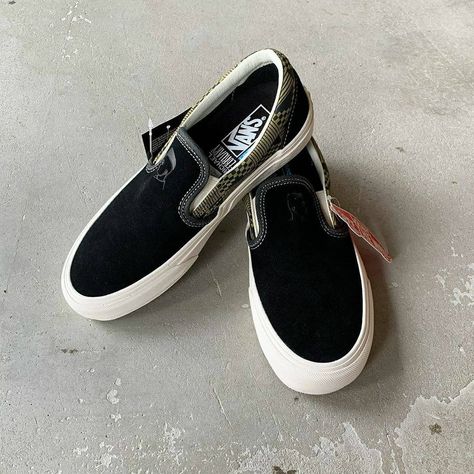 Vans Slip On, Black Olive, Sneakers Men Fashion, Vans Classic Slip On Sneaker, Slip On Sneakers, Slip On Sneaker, Sneakers Fashion, Shoes Sneakers, Instagram Profile