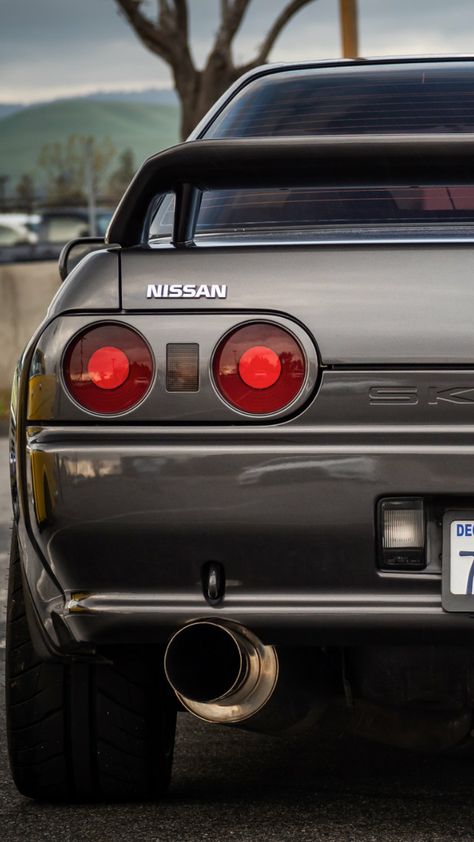 Nissan Gtr R32 Wallpaper, Nissan Skyline R32 Wallpaper, R32 Skyline Wallpaper, Gtr R32 Skyline, 90s Japanese Cars, Car Aesthetic Wallpaper, Nissan Gtr R32, Car Aesthetic Interior, Car Accessories Aesthetic