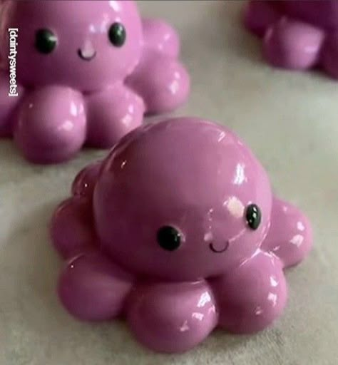 Clay Inspo Animals, Cute And Easy Things To Make Out Of Clay, Preppy Clay Sculptures, Merengue Cookies Cute, Small Clay Sculptures Aesthetic, Fluffy Clay Ideas, Clay Figurine Tutorial, Small Clay Sculptures Easy, Cute Easy Clay Ideas For Beginners