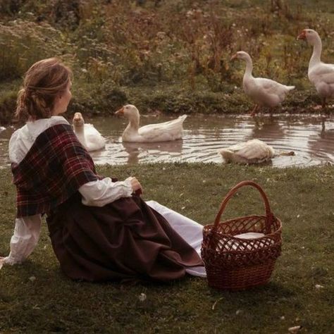 Village Girl, Princess Aesthetic, Cottagecore Aesthetic, Fantasy Aesthetic, Anne Of Green Gables, Green Gables, Autumn Aesthetic, Character Aesthetic, Country Life