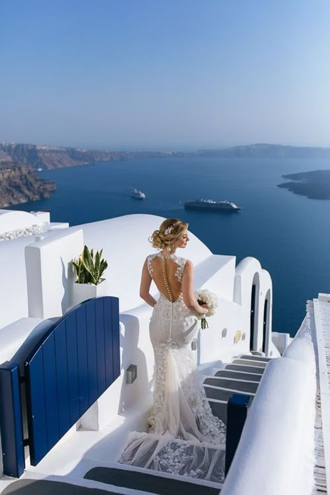 Big Greek Wedding, Santorini Wedding Dress, Greece Wedding Photos, Abroad Wedding Dress, Greek Wedding Ideas, Island Wedding Dress, Greece Wedding Dress, Greek Wedding Dress, Greek Goddess Wedding Dress