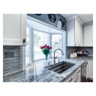 Large Kitchen Bay Window - Traditional - Kitchen - New York - by KraftMaster Renovations | Houzz Bay Window Over Kitchen Sink, Bay Window Kitchen Ideas, Sink Bay Window, Kitchen Sink Bay Window, Kitchen Bay Window Over Sink, Bay Window In Kitchen, Bay Window Kitchen, Window In Kitchen, Lab Kitchen