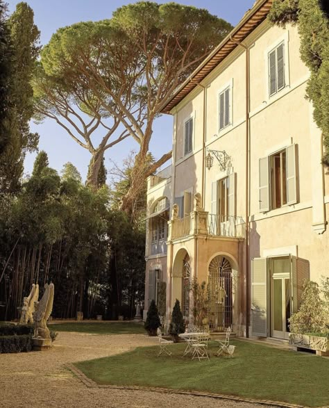 Villa Lontana, Rome Mediterranean Mansion, Antonio Canova, Italian Villa, Stone Cottage, Ny Times, Summer House, Architecture Details, The New York Times, Installation Art