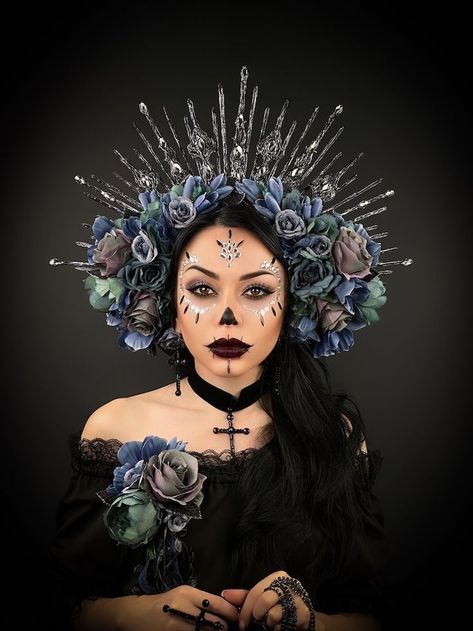 Sugar Skull Crown, Day Of The Dead Headpiece, Mexican Halloween Costume, Catrina Costume, Gothic Goddess, Crown Dark, Skull Costume, Halloween Makeup Sugar Skull, Mexican Halloween