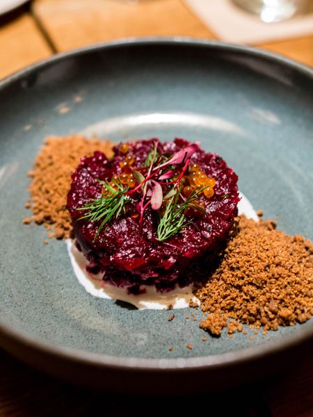 Red Beets Recipe, Beet Tartare, Egg White Frittata, Tartare Recipe, Kale Juice, Brunch Nyc, Beetroot Recipes, Brunch Restaurants, Bruschetta Recipe