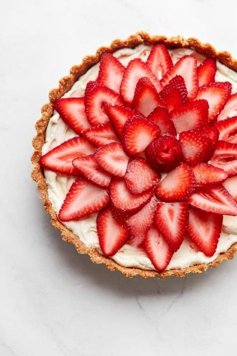 NO BAKE Strawberry Tart with a creamy almond mascarpone filling. This elegant tart recipe comes together quickly, is perfect for spring or summer, and requires only a handful of ingredients! #strawberry #recipe #dessert #nobake #easy #abeautifulplate #almonds Easter Tart, Mascarpone Tart, Strawberry Mascarpone, Pistachio Shortbread, Easter Pie, Strawberry Tart, Baked Strawberries, Shortbread Crust, Coconut Cream Pie