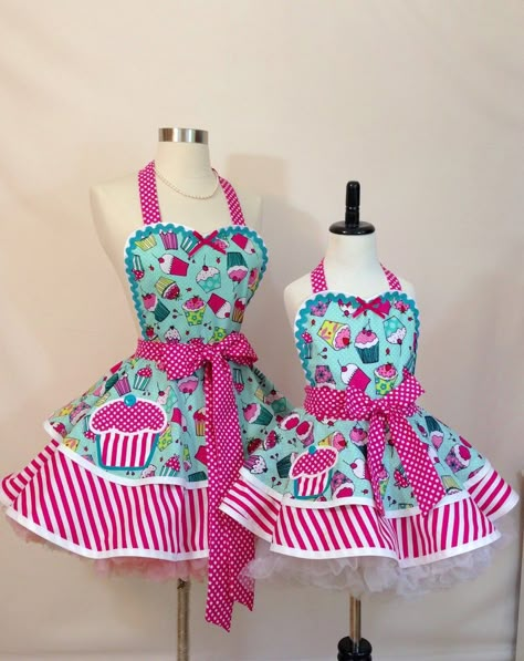 Carnival Cupcakes, Pinup Apron, Cupcake Apron, Fashion Apron, Face Mask Pattern, Diy Apron, Girl Apron, Chef Clothes, Apron Sewing Pattern