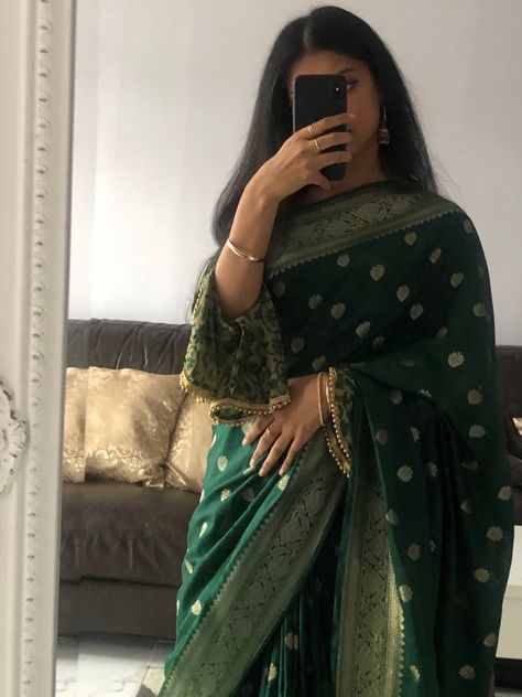 Emerald Green Saree, Dark Green Saree, Bengali Culture, Desi Dress, Beautiful Red Dresses, Mode Zara, Fancy Sarees Party Wear, Desi Fashion Casual, Indian Dresses Traditional