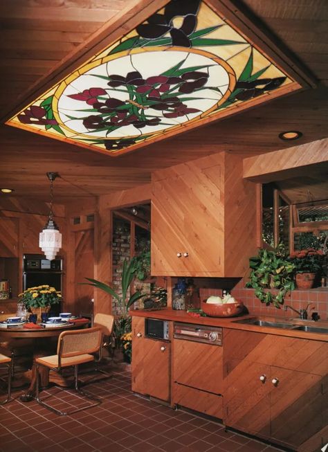 '80s Kitchens You Might Love, But Will Probably Hate | Apartment Therapy 1980 Interior Design, 80s House Decor, 1980 Kitchen, 1980s Interior Design, 1980s Interior, 80s Modern, 80s Kitchen, 1980s Aesthetic, 80s House